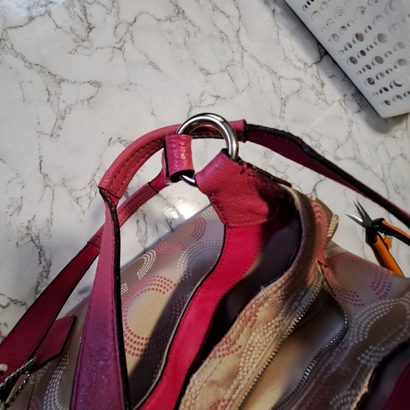 Coach handbag ๐ pink and beige - Picture 6 of 14